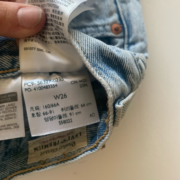 Levi’s Shorts - Picture 2 of 2